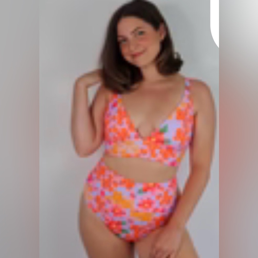 The Cheeky Bikini 'Uplift' Plunging Bikini Top XL / Blossom